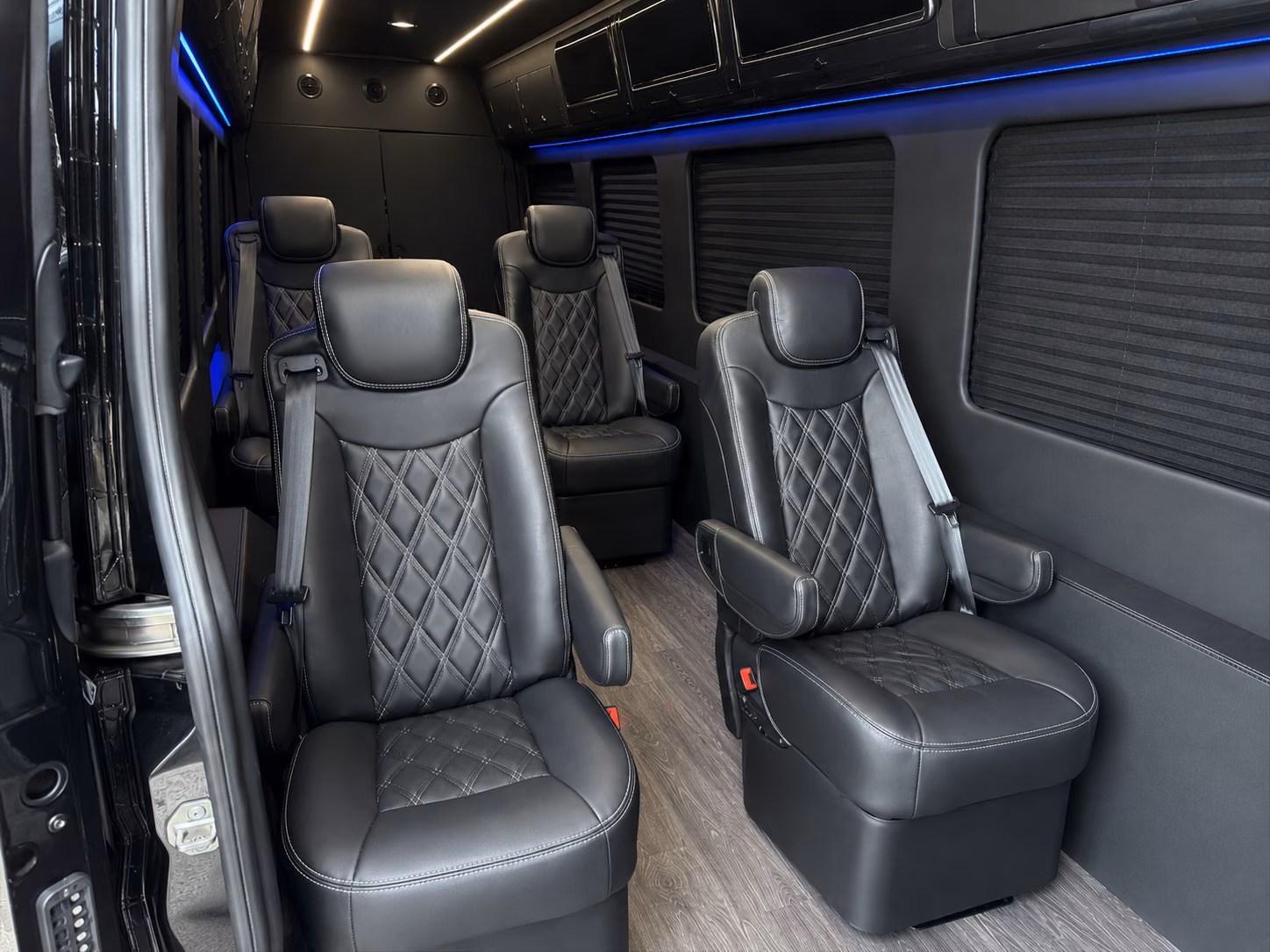 book group transportation for your next airport transfer 1