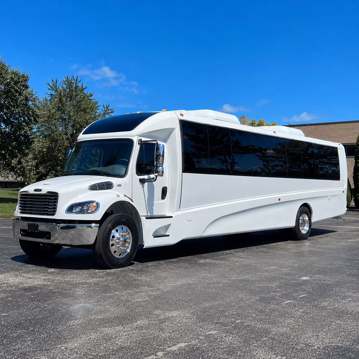 wyoming 28 passenger minibus