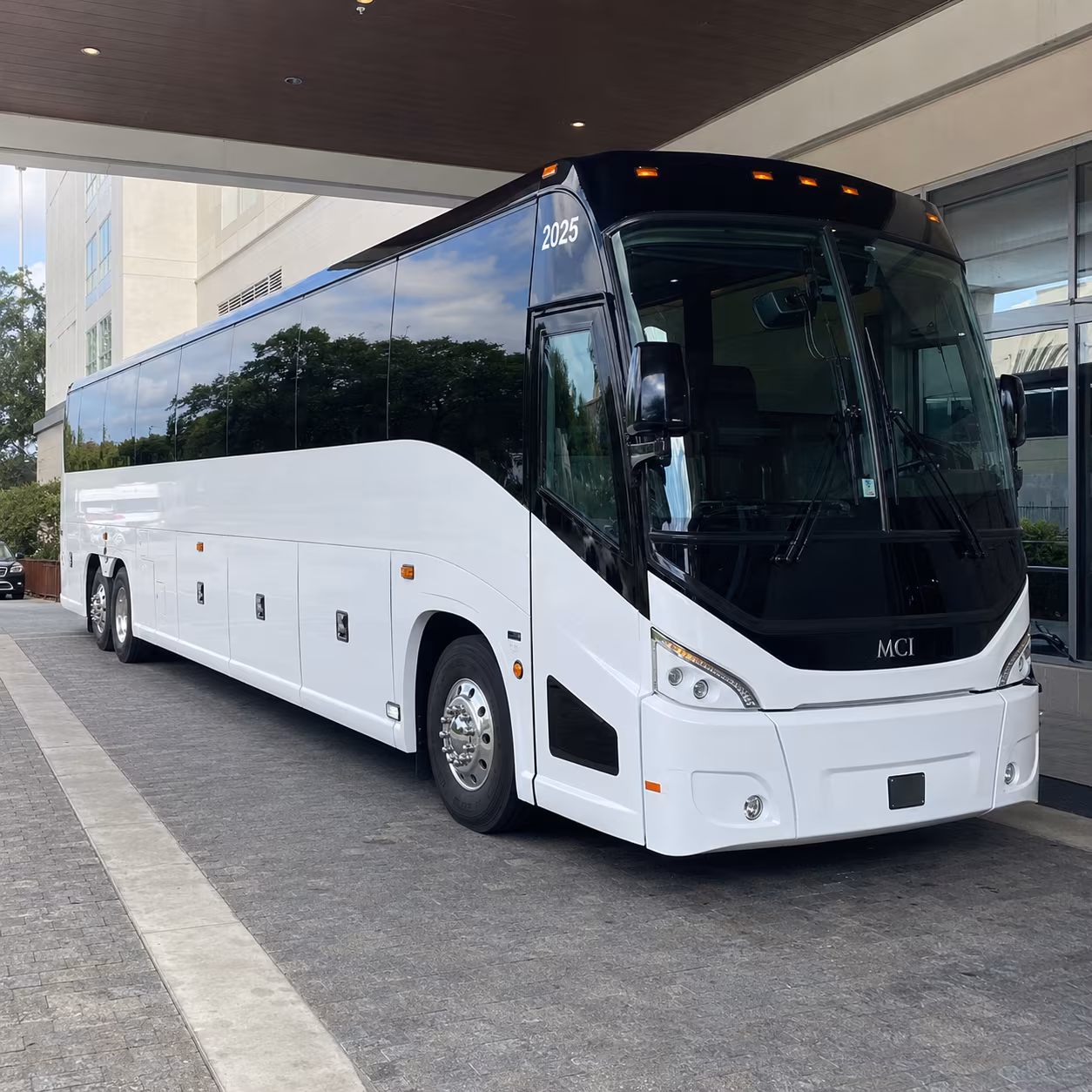 wyoming 54 passenger charter bus